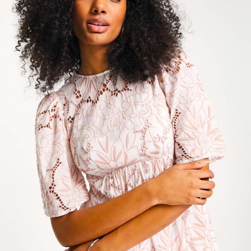 ASOS Design  Cream Floral Broderie Anglaise Just gorgeous Dress NWOT, Size 12 - Picture 2 of 11